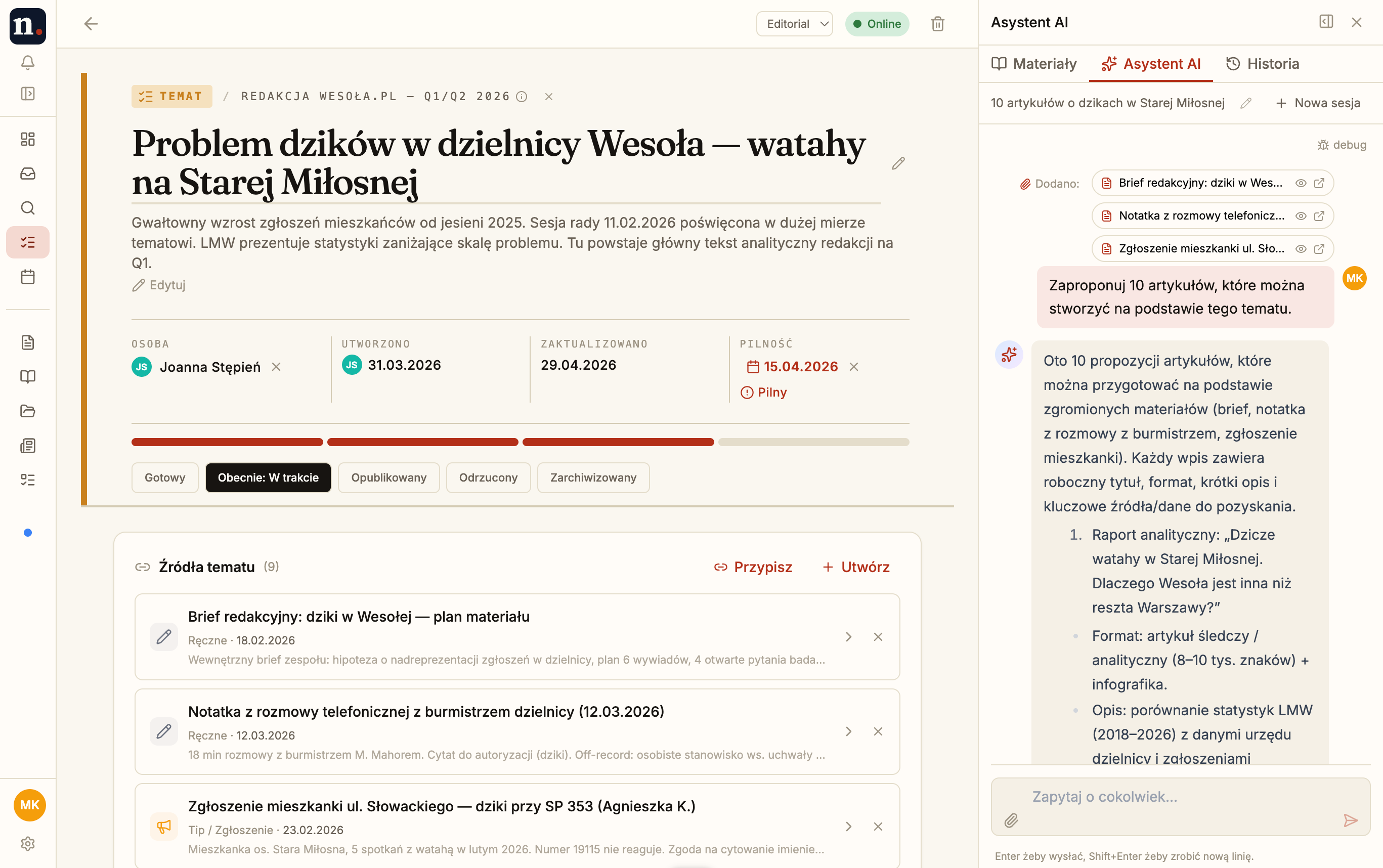 Widok tematu: tytuł, plakietki statusu, deadline, lista źródeł oraz asystent AI proponujący 10 pomysłów na artykuł, osadzonych w trzech dołączonych materiałach.